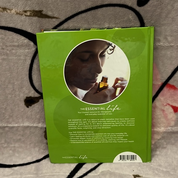 🧡PRICE DROP🧡NWOT💜The EO Book. The world‘s most trusted EO reference guide - Picture 4 of 5